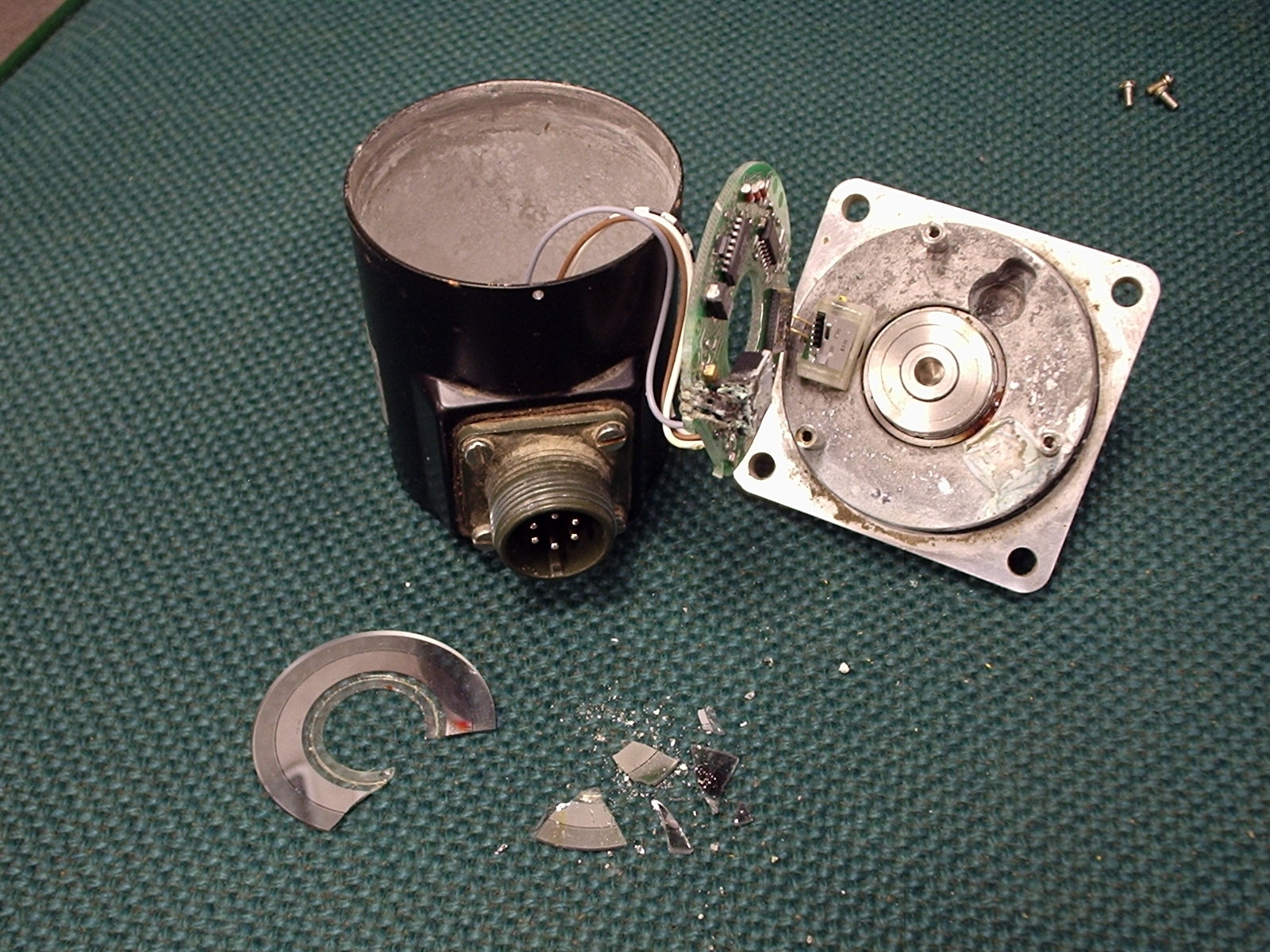 Encoder_with_broken_disk
